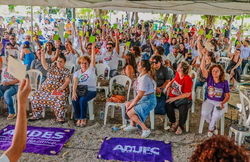 Professores Federais Anunciam Fim da Greve: Acordo Aceito