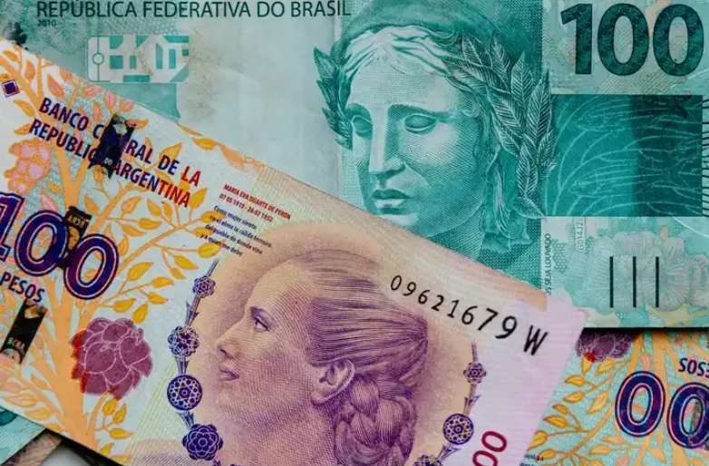 Real desvaloriza mais que peso argentino: maior queda entre moedas emergentes em 2024