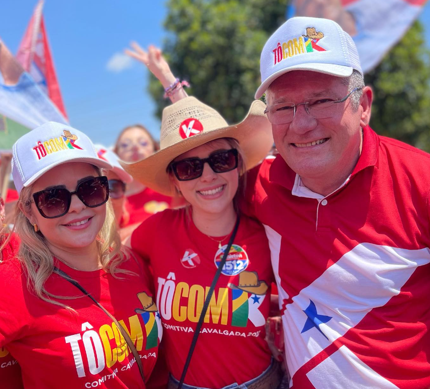 Dra. Thamires Braga, junto ao seu pai, Deputado Keniston Braga e sua mãe Lica Braga.