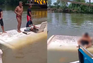Ônibus cai de balsa