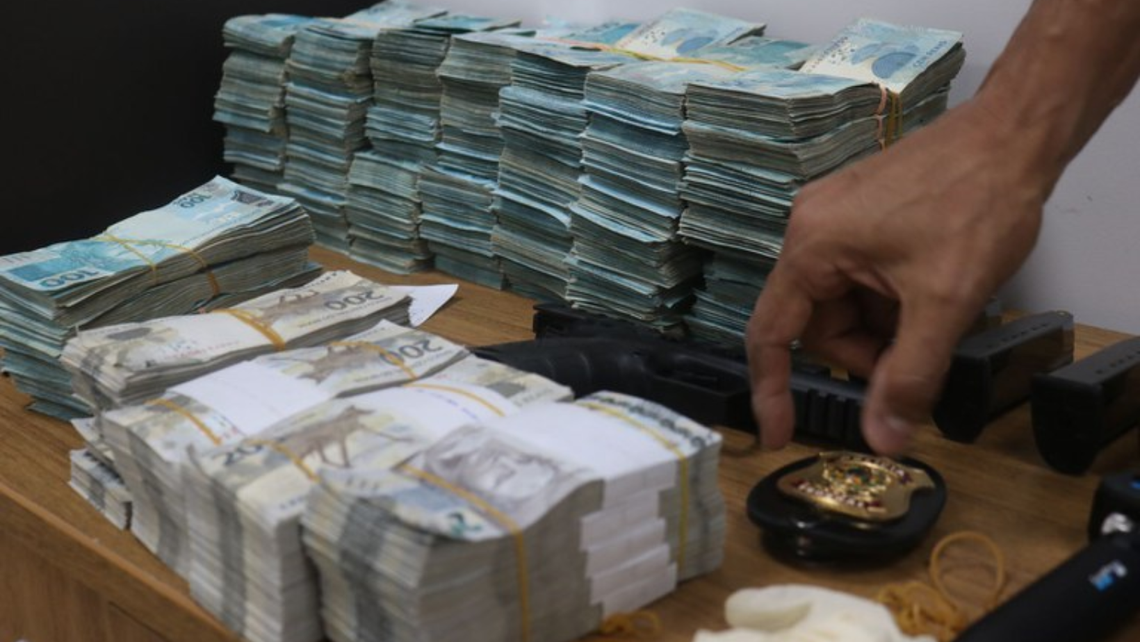 PF investiga compra de votos