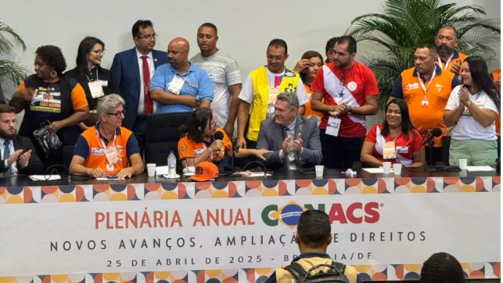 Keniston Braga valoriza agentes
