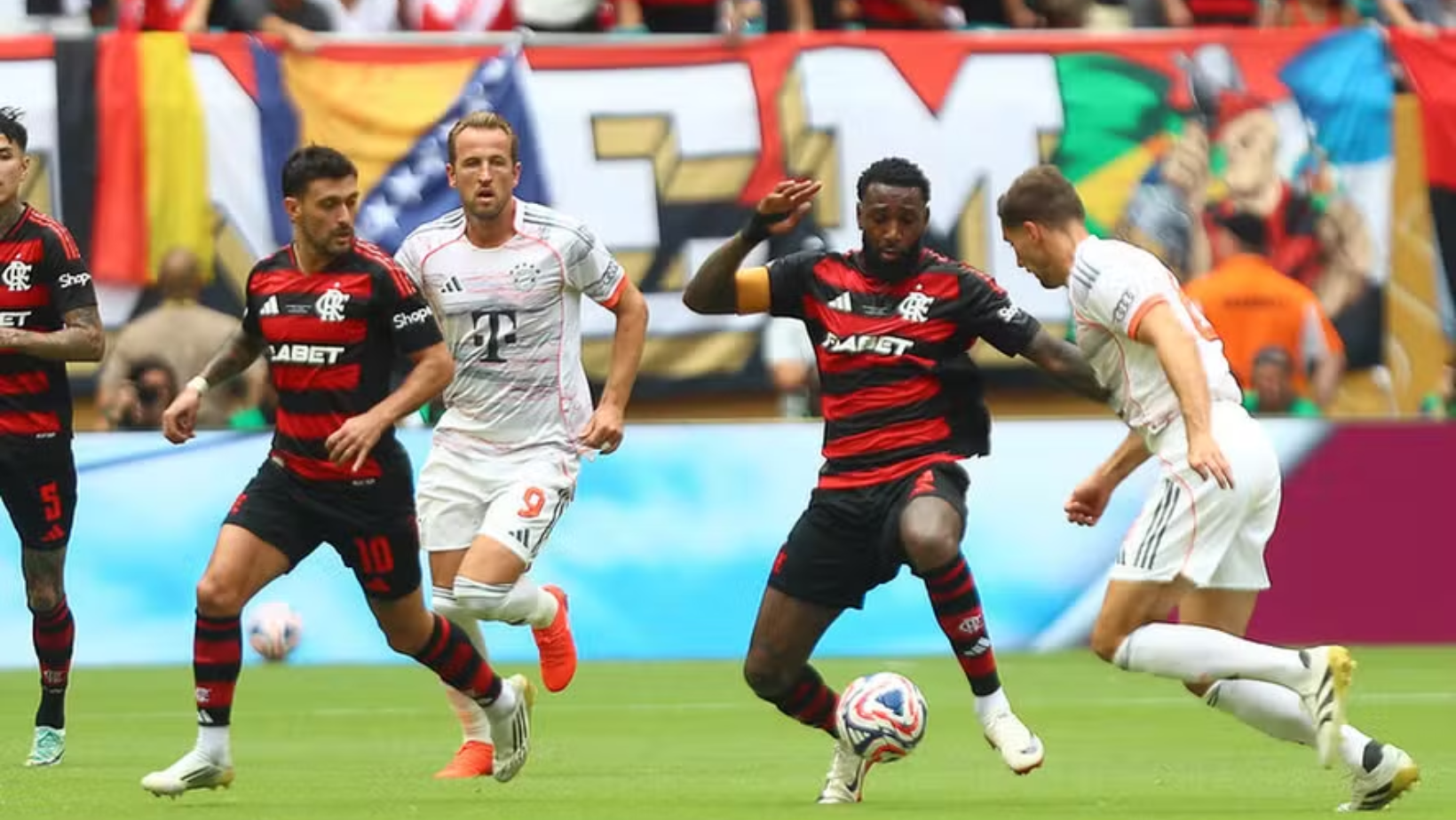 Apagão rubro-negro elimina Flamengo