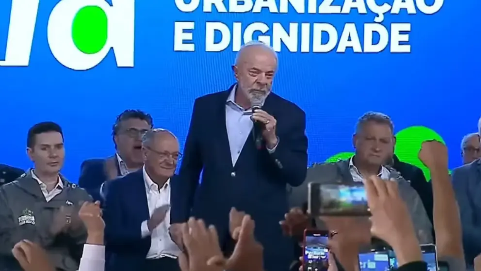 Lula acusa Eduardo Bolsonaro