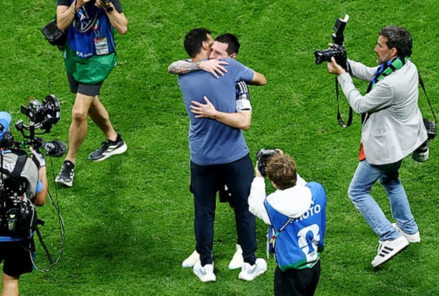 Argentina vira Inglaterra final Copa