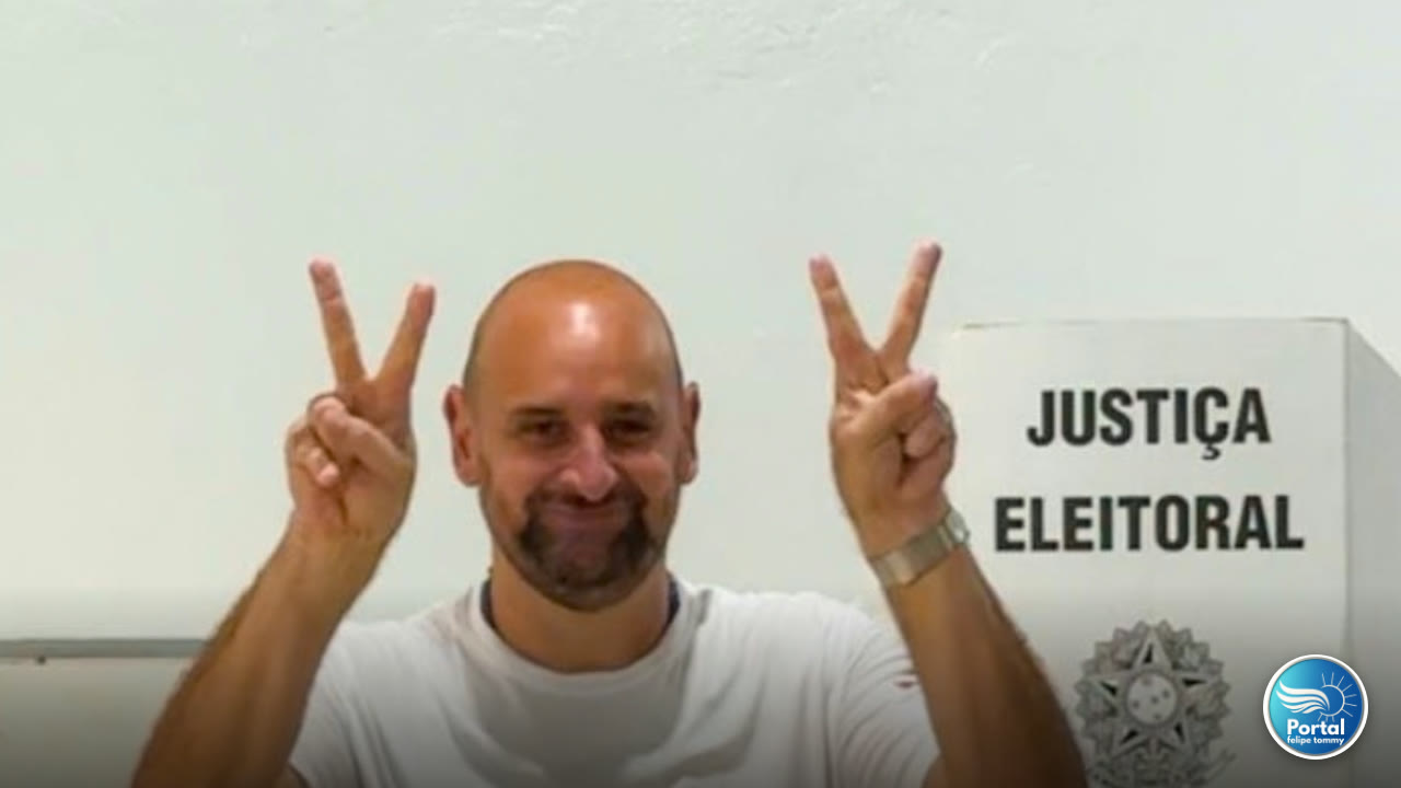 Júnior do Macre vota