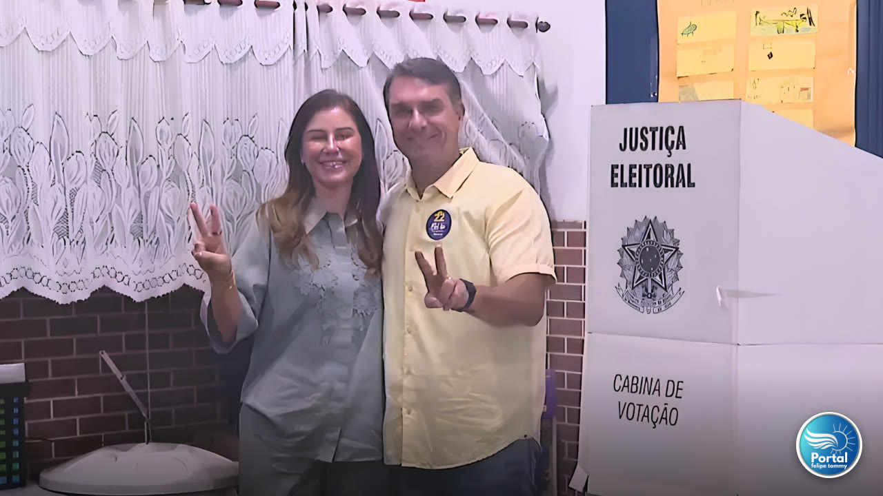Flávio Bolsonaro vota Rio