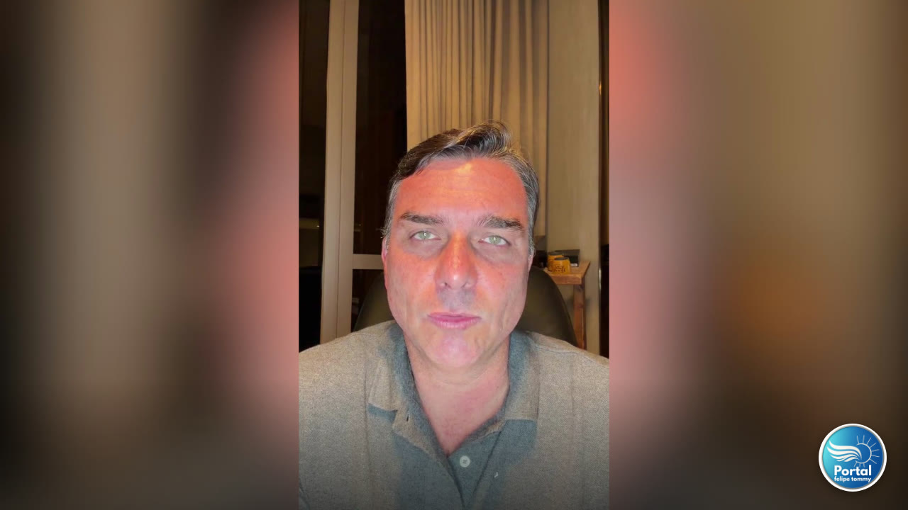 Flávio Bolsonaro deixa Brasil